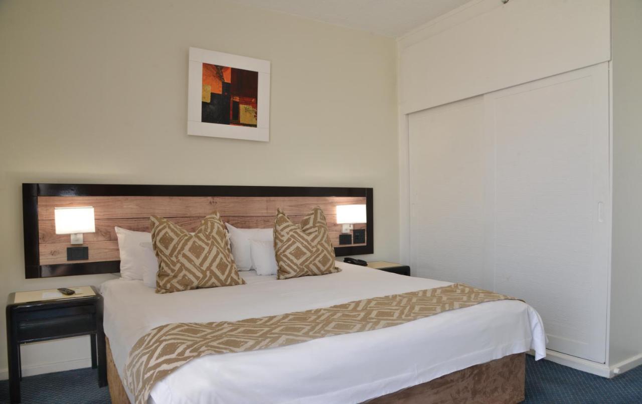 The Parktonian All Suite Hotel Йоханнесбург Экстерьер фото